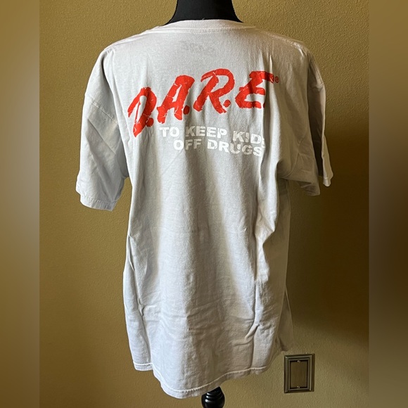 D.A.R.E to Keep Kids off Drugs short sleeve gray t-shirt nostalgic, gray red S - Picture 2 of 6